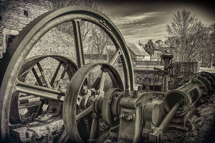 tecnologia, màquina, bloqueig, històricament, conduir, blanc i negre, roda, sistema de transport, vell, metall, abandonat, transport, cap gent, obsoleta, camp, naturalesa, dia, maquinària, terra, declivi, espatllat, a l'aire lliure, cel, història, el passat, planta, deteriorament, roda de vagó, 5K