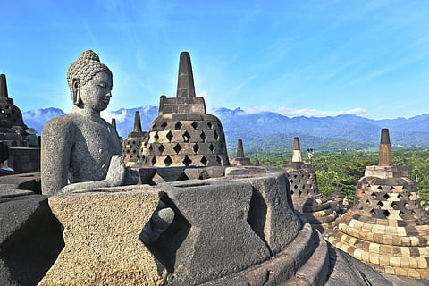 Indonesië, Java, inspiratie, Boeddhisme, bidden, monument, Boeddha, architectuur, religie, het verleden, geschiedenis, geestelijkheid, reisbestemmingen, hemel, geloof, gebedsruimte, reizen, toerisme, ingebouwde structuur, oude, natuur, dag, gebouw, zonlicht, geen mensen, oude beschaving, stenen materiaal, buitenshuis, 5K, CC0, publiek domein, royaltyvrij