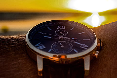 sol, ur, tid, tid indikerer, tid af, pointer, himmel, natur, solnedgang, hav, Spanien, tæt på, nøjagtighed, ingen mennesker, navigations kompas, retning, holde øje, vejledning, selektiv fokusering, nummer, dag, indendørs, armbåndsur, fokus på forgrunden, navigationsudstyr, rejse, tidsinstrument, enkelt objekt, personlige tilbehør, 2K, CC0, offentligt domæne, royaltyfrie