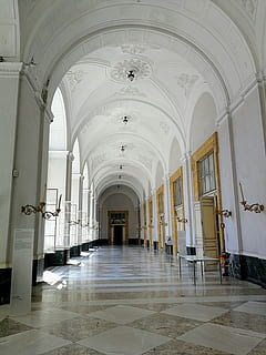 pasillo vacío, arquitectura, arco, edificio, estructura construida, arcada, adentro, corredor, techo, piso, nadie, columna arquitectonica, equipo de iluminación, día, vacío, hall de entrada, Entrada, puerta, el camino a seguir, suelo de baldosas, arqueado, 4K, CC0, dominio público, libre de derechos