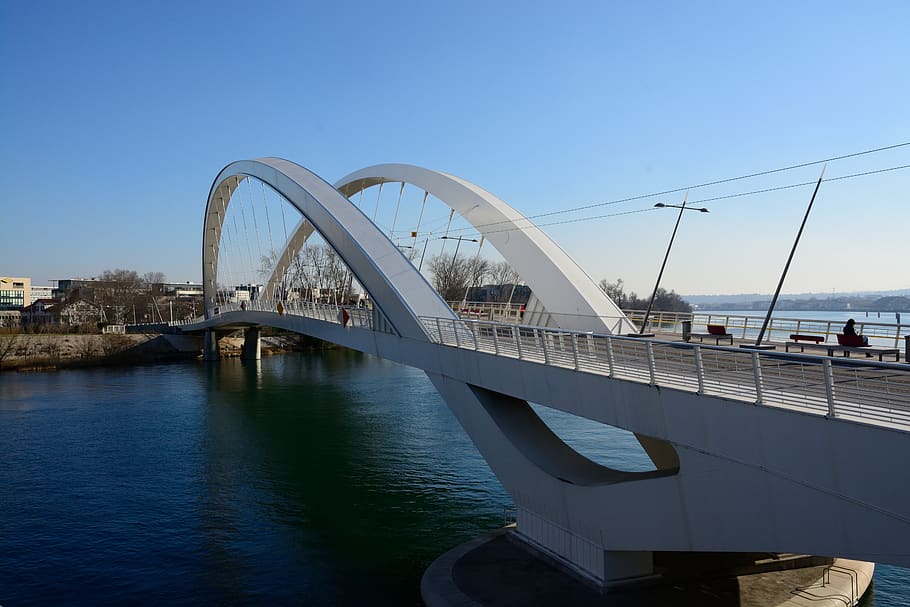 França, lyon, aigua, arquitectura, connexió, cel, pont, estructura construïda, pont - estructura feta per l'home, transport, naturalesa, dia, arc, exterior de l'edifici, blau, riu, cel clar, ciutat, persones incidentals, davant del mar, a l'aire lliure, pont d’arc, llarg, 5K