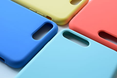 vier, Smartphone-Hüllen in verschiedenen Farben, iPhone Hülle, Fall, Silizium, Nahansicht, Blau, bunt, rot, Gelb, Detail, Apfel, iphone, Technologie, Kunststoff, Computer Tastatur, Ausrüstung, Computer, Weiß, Symbol, Computersymbol, Druckknopf, Hintergründe, keine Leute, Internet, schwarze Farbe, einzelnes Objekt, Computerschlüssel, digital erzeugtes Bild, Tastenfeld, Geschäft, Illustration, 5K, CC0, gemeinfrei, lizenzfrei