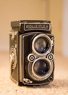 Rolleiflex, telecamera, in stile retrò, macchina fotografica - attrezzatura fotografica, temi fotografici, tecnologia, obiettivo - strumento ottico, attrezzatura fotografica, avvicinamento, antico, nostalgia, singolo oggetto, concentrarsi sulle conoscenze acquisite, in casa, nessuno, numero, vecchio, analogico, Vintage ▾, Camera digitale, 2K, CC0, dominio pubblico, privo di copyright