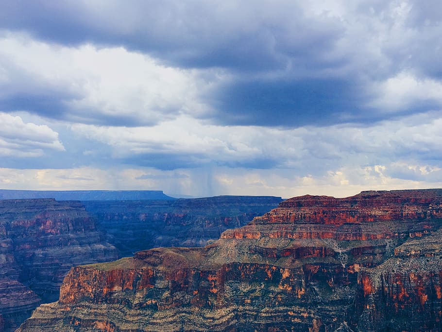 blu, cielo, nuvole, paesaggio, natura, montagna, montanaro, vista, roccia, cresta, orizzonte, nuvola - cielo, scenics - natura, formazione rocciosa, bellezza nella natura, ambiente, scena tranquilla, viaggio, nessuno, la tranquillità, scena non urbana, roccia - oggetto, destinazioni di viaggio, giorno, canyon, geologia, catena montuosa, all'aperto, formazione, eroso, 4K