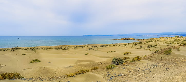 dunes, sorra, cel, núvols, mar, naturalesa, paisatge, akrotiri, Xipre, aigua, escenics - natura, terra, platja, horitzó, horitzó sobre l’aigua, tranquil·litat, bellesa a la natura, escena tranquil·la, núvol - cel, dia, escena no urbana, cap gent, duna de sorra, a l'aire lliure, herba de marram, 5K, CC0, domini públic, lliure de regalies