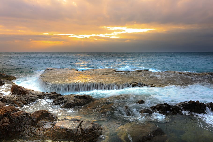 aèria, veure la fotografia, rocós, Riba, platja, núvols, alba, vespre, tarda, paisatge, exposició llarga, oceà, roques, escènic, mar, paisatge marí, vora del mar, cel, sol, posta de sol, marea, viatjar, aigua, onades, bellesa a la natura, núvol - cel, escenics - natura, horitzó sobre l’aigua, horitzó, rock, moviment, rock - object, sòlid, terra, naturalesa, onada, idíl·lic, esport, cap gent, a l'aire lliure, trencament, poder a la natura, litoral rocós, 5K