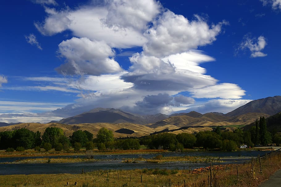 nube, Dramma, colline, librarsi, incombente, fulvo, alberi, fiume, salici, acqua, scenics - natura, montagna, nuvola - cielo, cielo, bellezza nella natura, scena tranquilla, lago, la tranquillità, catena montuosa, pianta, nessuno, riflessione, natura, scena non urbana, giorno, idilliaco, ambiente, paesaggio, all'aperto, picco di montagna, 5K