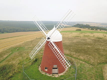 větrný mlýn, plachty, zametá, chichester, vrchol kopce, halnaker větrný mlýn, trubec, životní prostředí, obnovitelná energie, alternativní energie, krajina, síla větru, paliva a energie, větrná turbína, turbína, ochrany životního prostředí, venkovské scény, pole, přistát, nebe, Příroda, den, technologie, zemědělství, tráva, scenics - příroda, nikdo, venku, udržitelných zdrojů, 4K, CC0, veřejná doména, bez autorských práv