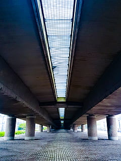 Pasajul subteran, sub, trece, piloni, drum, ușoară, scăzut, lumina slaba, arhitectură, construită, pod, transport, conexiune, pod - om construit, coloană arhitecturală, calea de urmat, direcţie, diminuarea perspectivei, nici o persoana, în interior, consecutiv, zi, tavan, dedesubt, vedere unghiulară joasă, oraș, lung, beton, 4K, CC0, domeniu public, fără drepturi de autor