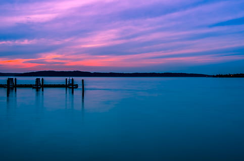 dock nero, acqua, molo, bacino, lungomare, porta, cielo, all'aperto, tramonto, oceano, natura, ponte, costruzione, passerella, Alba, crepuscolo, cielo rosso, lago, scenario, silhouette, bellezza nella natura, scenics - natura, scena tranquilla, la tranquillità, nuvola - cielo, mare, idilliaco, nessuno, riflessione, scena non urbana, colore arancione, post in legno, 4K, CC0, dominio pubblico, privo di copyright