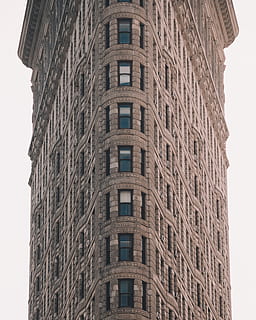 arquitectura, edifici, infraestructura, estructura, establiment, apartament, finestres, condomini, hotel, estructura construïda, exterior de l'edifici, vista d’angle baix, dia, cel, cap gent, ciutat, cel clar, finestra, naturalesa, a l'aire lliure, alta - alta, història, el passat, torre, destinacions de viatge, exterior d’edifici d’oficines, patró, gratacels, 4K, CC0, domini públic, lliure de regalies