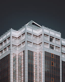 edifici blanc de diversos pisos, arquitectura, exterior de l'edifici, estructura construïda, edifici, finestra, cel, cap gent, vista d’angle baix, ciutat, a l'aire lliure, naturalesa, modern, exterior d’edifici d’oficines, patró, barri residencial, dia, repetició, costat a costat, en fila, apartament, 2K, CC0, domini públic, lliure de regalies