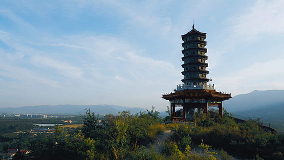 natura, architettura, struttura, nuvole, cielo, montagne, alberi, pagoda, Torre, struttura costruita, esterno dell'edificio, nuvola - cielo, credenza, religione, costruzione, spiritualità, luogo di culto, pianta, nessuno, albero, storia, destinazioni di viaggio, il passato, montagna, viaggio, all'aperto, guglia, 1080P, CC0, dominio pubblico, privo di copyright