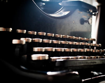 type, skrivemaskine, indendørs, tæt på, teknologi, selektiv fokusering, kunstkultur og underholdning, musik, retro stylet, ingen mennesker, gammel, antik, musikinstrument, maskineri, musikalsk udstyr, udstyr, fokus på forgrunden, maskindel, lydudstyr, træ - materiale, trykknap, 2K, CC0, offentligt domæne, royaltyfrie