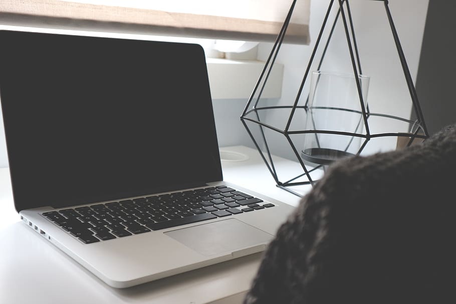 computer, mac, tastatur, arbejde, tech, årgang, bærbar, teknologi, trådløs teknologi, meddelelse, forbindelse, indendørs, bruger bærbar computer, bord, tæt på, computer netværk, computerudstyr, internet, computerskærm, møbel, skrivebord, bærbar informationsenhed, mennesker, 5K