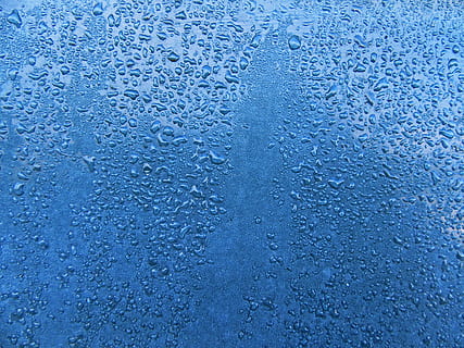 vandpartikler, baggrunde, fuld ramme, våd, vand, vindue, kold temperatur, blå, dråbe, mønster, tekstureret, tæt på, regn, ingen mennesker, natur, glas - materiale, kondensation, vinter, gennemsigtig, is, abstrakt, regndråbe, udendørs, glas, tekstureret effekt, renhed, ren, dug, 2K, CC0, offentligt domæne, royaltyfrie