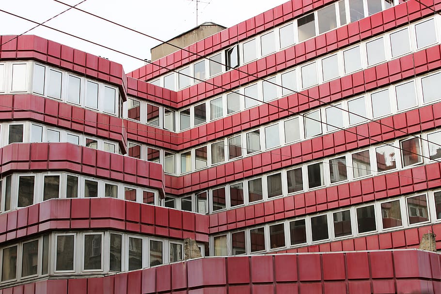 budapest, ungarn, kvadreret, vinduer, rød, arkitektur, by, by-, retro, perspektiv, gammel, bygning udvendig, bygget struktur, bygning, lav vinkel visning, vindue, ingen mennesker, lyserød farve, dag, himmel, gentagelse, udendørs, natur, mønster, fuld ramme, boligområde, byliv, glas - materiale, lejlighed, 5K