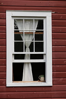 otwarta szyba, okno, na zewnątrz budynku, architektura, zbudowana struktura, żadnych ludzi, szkło - materiał, budynek, dzień, drewno - materiał, dom, dzielnica mieszkaniowa, przezroczysty, na dworze, parapet, Ściana, kurtyna, rama okienna, odbicie, funkcja budowy ścian, otwarty, 8K, CC0, domena publiczna, darmowe zdjęcia