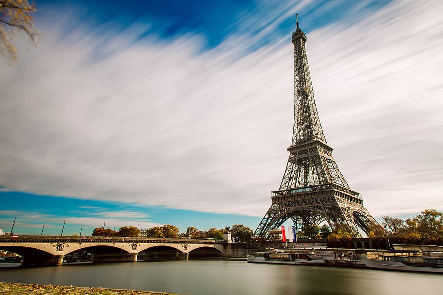 torre eiffel, Parigi, architettura, ponte, Torre Eiffel, punto di riferimento, Parigi, turismo, attrazione turistica, Torre, urbano, struttura costruita, cielo, nuvola - cielo, connessione, destinazioni di viaggio, ponte - struttura fatta dall'uomo, città, storia, il passato, esterno dell'edificio, alto - alto, natura, fiume, acqua, arco, nessuno, all'aperto, ponte ad arco, guglia, ferro - metallo, 2K