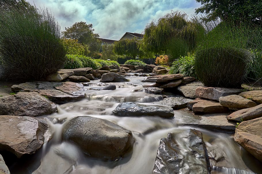 acqua, torrente, parco, alberi, rocce, verde, fiume, pianta, albero, roccia, solido, roccia - oggetto, bellezza nella natura, scenics - natura, natura, acqua corrente, nessuno, la tranquillità, scena tranquilla, cielo, giorno, nuvola - cielo, crescita, scena non urbana, movimento, all'aperto, fluente, flusso - acqua che scorre, 8K