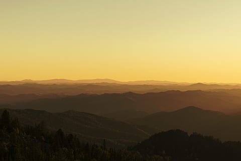 zonsondergang, zon, stralen, de schittering, bergen, hoekpunten, altai, Rusland, schittering, pieken, Belokurikha, scenics - natuur, hemel, schoonheid in de natuur, berg-, kalmte, rustige scène, bergketen, idyllisch, niet-stedelijke scène, milieu, Oranje kleur, landschap, kopie ruimte, natuur, geen mensen, silhouet, afgelegen, heldere lucht, fabriek, buitenshuis, 5K, CC0, publiek domein, royaltyvrij