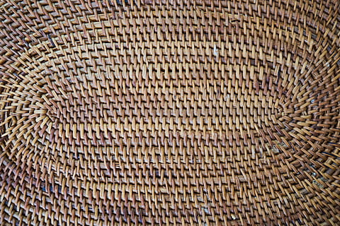 tela metálica, chão, textura, tecelagem, padronizar, material, desenhar, bambu, fundo, superfície, natural, têxtil, macro, construir, cozinha, serviço, Castanho, horizontal, decoração, abstrato, quadro completo, origens, texturizado, ninguém, fechar-se, ainda vida, dentro de casa, repetição, vime, tecido, visão de baixo ângulo, cesta, arte e Artesanato, detalhe, ornamentado, concêntrico, tapete de lugar, entrelaçado, 5K, CC0, domínio público, royalty free