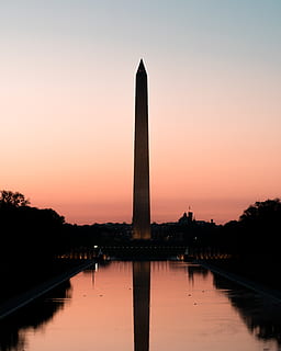 torre de concreto cinza, arquitetura, construção, monumento, pilar, coluna, obelisco, Estados Unidos, Distrito da Colombia, agua, característica da água, Memorial do Lincoln, céu, pináculo, monumento de Washington, lagoa, reflexão, nascer do sol, Sombrio, pastel, simetria, por do sol, estrutura construída, cor laranja, natureza, beira-mar, ninguém, exterior do edifício, destinos de viagem, alto - alto, lago, silhueta, memorial, viagem, céu limpo, turismo, ao ar livre, coluna arquitetônica, piscina refletora, 2K, CC0, domínio público, royalty free