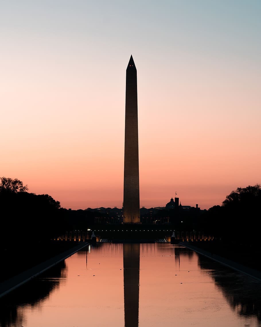 grå beton tårn, arkitektur, bygning, monument, søjle, kolonne, obelisk, Forenede Stater, distriktet columbia, vand, vand funktion, Lincoln Memorial, himmel, Spir, washington monument, Dam, afspejling, solopgang, mørk, pastel, symmetri, solnedgang, bygget struktur, orange farve, natur, havnefronten, ingen mennesker, bygning udvendig, rejsemål, høj - høj, sø, silhuet, mindesmærke, rejse, skyfri himmel, turisme, udendørs, arkitektoniske kolonne, reflekterende pool, 2K