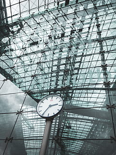 analog clock, pointing, 2:35, architectural design, building, ceiling, clock, contemporary, futuristic, glass, glass items, glass windows, high, indoors, low angle shot, modern, reflections, steel, sunlight, technology, urban, wall clock, window, low angle view, built structure, architecture, time, day, instrument of time, no people, glass - material, accuracy, deadline, clock face, geometric shape, skylight, shape, transparent, metal, minute hand, 4K, CC0, public domain, royalty free