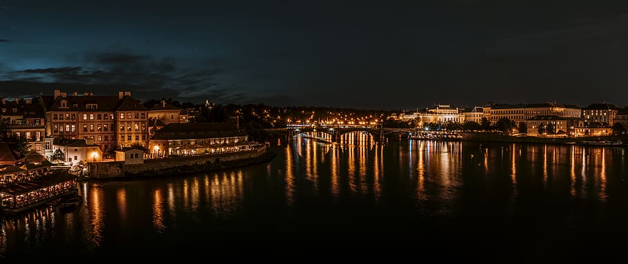 Praha, most, světla, pohled, odrazy, voda, Krásná, Moldova, město, architektura, svítí, stavba, noc, exteriér budovy, řeka, most - mužská konstrukce, spojení, odraz, nikdo, nebe, mrak - nebe, Příroda, přeprava, budova, panoráma města, obloukový most, 8K