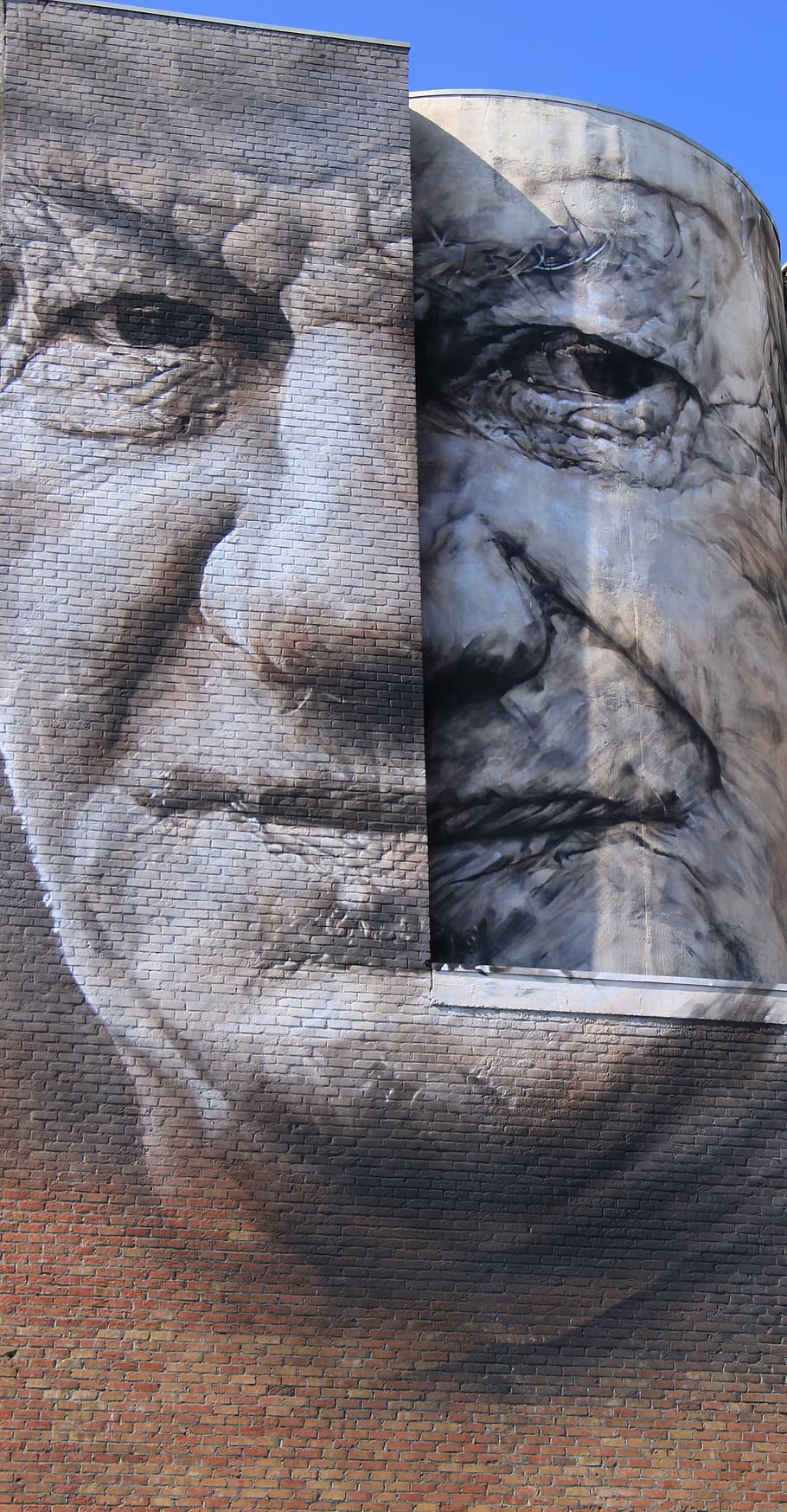 facciata, viso, graffiti, muri, donna, colorato, fiori, dipingere, decorativo, immagine, affresco, vernice spray, arte, edifici, città, strade, urbano, arte e artigianato, rappresentazione umana, creatività, rappresentazione, scultura, mestiere, nessuno, somiglianza maschile, giorno, statua, avvicinamento, storia, intaglio - prodotto artigianale, Inquadratura dal basso, all'aperto, il passato, natura, destinazioni di viaggio, architettura, somiglianza femminile, intaglio, 5K