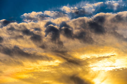 matahari terbenam, awan, langit, cloudformation, peraturan, kekacauan, abendstimmung, romantis, malam, suasana, Latar Belakang, sinar matahari, senja, kontras, biru, kuning, awan - langit, scenics - alam, keindahan di alam, warna oranye, langit yang dramatis, ketenangan, alam, tidak ada orang, tampilan sudut rendah, cloudscape, adegan yang tenang, idilis, di luar rumah, bingkai penuh, meteorologi, terang, yg beralamat buruk, 5K, CC0, domain publik, bebas royalti