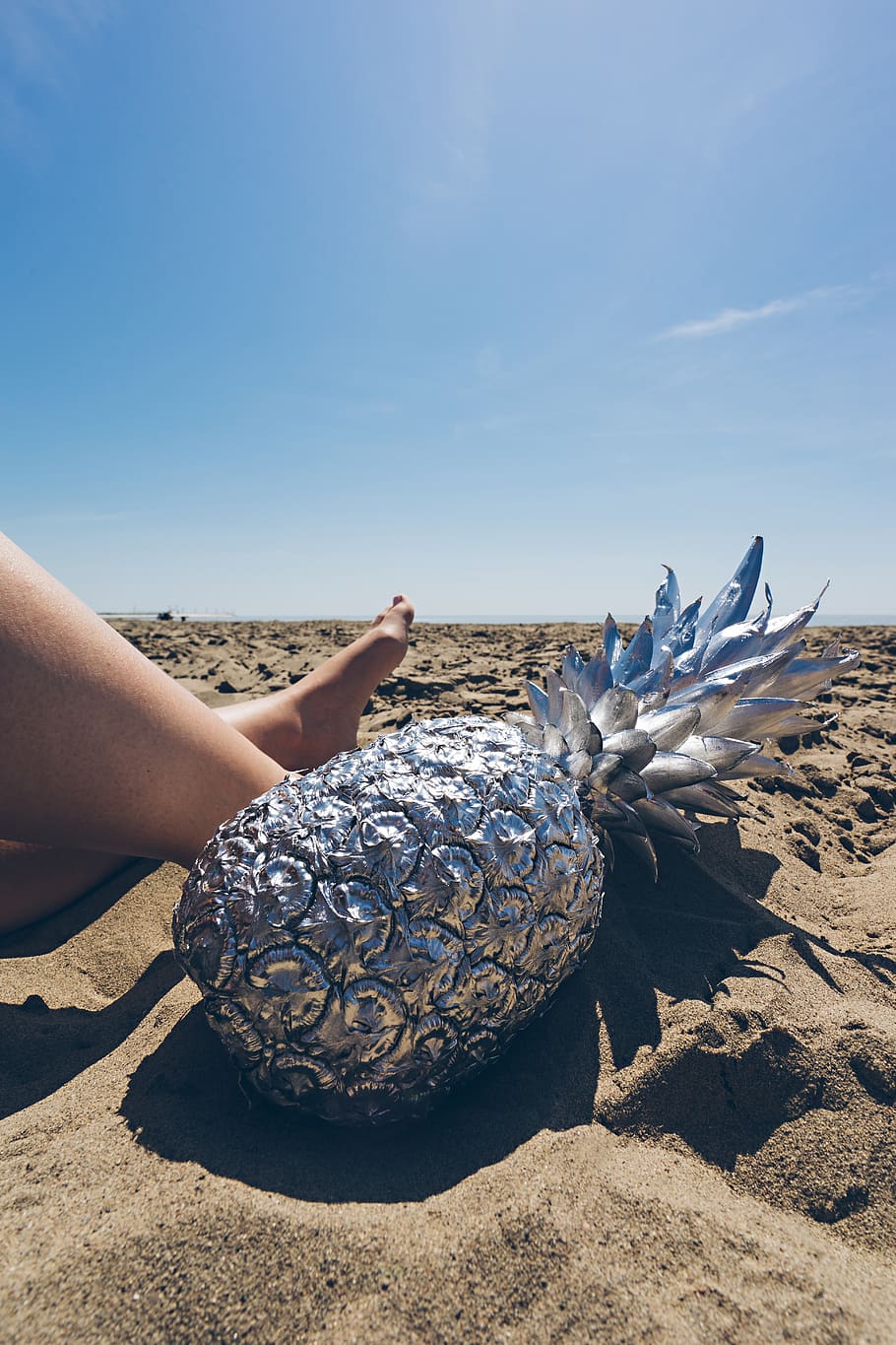 gris, pinya, marró, sorra, planta, persona, humà, tortuga, animal, la vida marina, rèptil, fruita, menjar, port stanley, Canadà, estiu, peu, relaxació, establir, horitzó, platja, bronzejat, mà humana, mà, una persona, cel, persones reals, naturalesa, dia, llum solar, part del cos humà, part del cos, activitat d'oci, terra, estils de vida, persona irreconeixible, cel clar, mar, bellesa a la natura, a l'aire lliure, dit, 5K