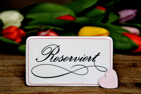 riservato, scudo, Nota, cuore, tulipani, fiori, memoria, occupato, tavolo, opportunità, Congratulazioni, acquisto, restaurante, Locale, cena, spazio, buono, carta geografica, mangiare, testo, comunicazione, sceneggiatura occidentale, fiore, in casa, pianta fiorita, nessuno, freschezza, avvicinamento, pianta, natura morta, concentrarsi sulle conoscenze acquisite, amore, celebrazione, carta, Messaggio, emozione, cibo, grafia, arte e artigianato, 2K, CC0, dominio pubblico, privo di copyright