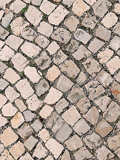 šedá betonová dlažba, dlažební kamen, přízemní, vzor, chodník, textura, celý rám, pozadí, vysoký úhel pohledu, pěšina, den, nikdo, texturou, kámen, design, dlažební kámen, podlaha, opakování, venku, ulice, kamenný materiál, město, Příroda, tvar, 4K, CC0, veřejná doména, bez autorských práv