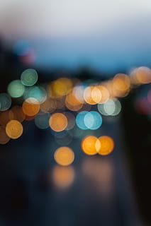 bokeh, iluminación, llamarada, ligero, pretil, barandilla, triste, papel pintado, noche, fondo, bebida, alcohol, beber, la carretera, al aire libre, peatonal, espíritu, naturaleza, fuego, asfalto, desenfocado, iluminado, forma geometrica, circulo, luz - fenómeno natural, multi color, forma, nadie, brillante, equipo de iluminación, destello de lente, ciudad, resumen, calle, movimiento borroso, modelo, efecto de luz, antecedentes, fondos abstractos, 4K, CC0, dominio público, libre de derechos