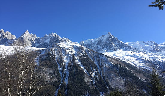 Serra, naturalesa, a l'aire lliure, gel, pic, neu, glacera, chamonix-mont-blanc, França, muntanya, pendent, activitats de lleure, aventura, allau, altiplà, cel, sortida del sol, gelades, desert, esport, temperatura de fred, hivern, escenics - natura, muntanya nevada, bellesa a la natura, cel clar, dia, cap gent, blau, escena tranquil·la, medi ambient, planta, tranquil·litat, cim de muntanya, 2K, CC0, domini públic, lliure de regalies
