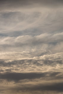 bulutlar, beyaz, gri, cloudscape, narin, katmanlar, Desen, gökyüzü, arka fon, bulut - gökyüzü, doğada güzellik, manzaralar - doğa, düşük açılı görünüş, huzur, insansız, sakin sahne, doğa, arka, açık havada, pastoral, gün, bütün çerçeve, dramatik gökyüzü, çevre, bulutlu, gün batımı, meteoroloji, bir tutam, 2K, CC0, kamu malı, telif ücretsiz