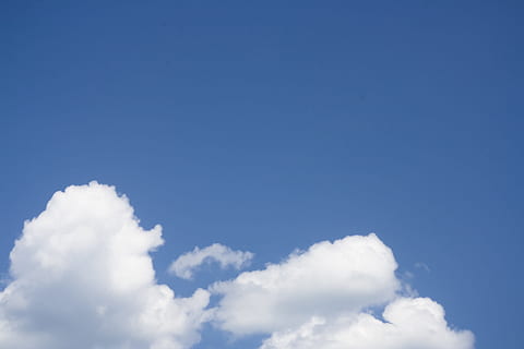 con2011, ουρανός, σκηνή, σύννεφο - ουρανό, μπλε, cloudscape, ατμόσφαιρα, υπόβαθρα, άσπρο χρώμα, άνεμος, φύση, αντίγραφο διάστημα, ομορφιά στη φύση, χωρίς κόσμο, σκηνικά - φύση, ηλιακό φως, χνουδωτός, περιβάλλον, ειδυλλιακός, ζωντανό χρώμα, ΛΑΜΠΡΌΣ, σε εξωτερικό χώρο, απαλότητα, αφηρημένη, ελευθερία, φωτεινά, κλίμα, ΚΑΘΑΡΗ, 4K, CC0, δημόσιος τομέαςα, χωρίς δικαιώματαe