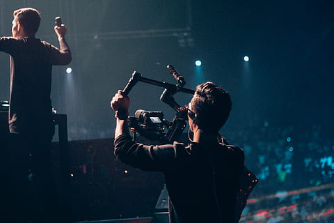 adam, yakalama, performans, insan, kişi, kalabalık, konser, müzik aleti, müzisyen, guatemala, Rock konseri, aydınlatma, arkadaş, siyah, ronin, sony, insanlar, kentsel, mavi, gece, ışıklar, sanat kültürü ve eğlence, müzik, sahne - performans alanı, erkekler, evre, bir grup insan, giriş aygıtı, şan, Etkinlik, mikrofon, hoşlanma, fotoğrafçılık temaları, teknoloji, Meslek, sanatçı, Rock müzik, gece hayatı, fotoğrafçı, eğlence mesleği, popüler müzik konseri, 5K, CC0, kamu malı, telif ücretsiz