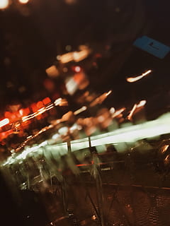 foc, il·luminació, llum, nit, flamarada, foguera, flama, persona, humà, tempesta, taxi, cotxe, núvols, carretera, aigua, parlar, spelk, fred, primavera, enfocament selectiu, il·luminat, a l'interior, cap gent, moviment, vidre - material, moviment borrós, centrar-se en primer pla, estructura construïda, arquitectura, menjar i beguda, beure, naturalesa, primer pla, negocis, edifici, comptador de barres, vida nocturna, 4K, CC0, domini públic, lliure de regalies