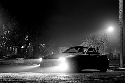 BMW, z4, e85, auto, pkw, veicolo, roadster, convertibile, nero bianco, veicolo a motore, modo di trasporto, mezzi di trasporto, veicolo terrestre, notte, albero, illuminato, strada, città, pianta, natura, architettura, esterno dell'edificio, nessuno, struttura costruita, lampione, all'aperto, in movimento, 4K, CC0, dominio pubblico, privo di copyright