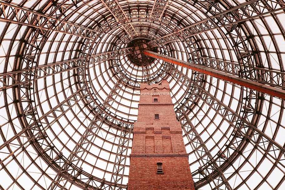 architettura, costruzione, infrastruttura, grattacielo, cielo, Torre, struttura costruita, Inquadratura dal basso, nessuno, esterno dell'edificio, giorno, destinazioni di viaggio, cupola, modello, città, soffitto, turismo, vetro - materiale, forma geometrica, caratteristica architettonica, forma, viaggio, all'aperto, direttamente sotto, lucernario, architettura e arte, governo, ornato, 5K