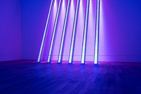 fünf, LED, Lichtleisten, Beleuchtung, Licht, Fußboden, lila leds, London, Vereinigtes Königreich, Bühne, Bodenbelag, Holz, Scheinwerfer, Neon-, lila, Kristall, Hartholz, Kunst, Grafik, Laser-, gesprochen, Maschine, drinnen, Blau, beleuchtet, keine Leute, die Architektur, Wandbau - Funktion, rot, gebaute Struktur, Abwesenheit, Wohnraum, leeren, Licht - natürliches Phänomen, Vorhang, Bewegung, pinke Farbe, Vignette, Bewegungsunschärfe, Netzteil, 5K, CC0, gemeinfrei, lizenzfrei