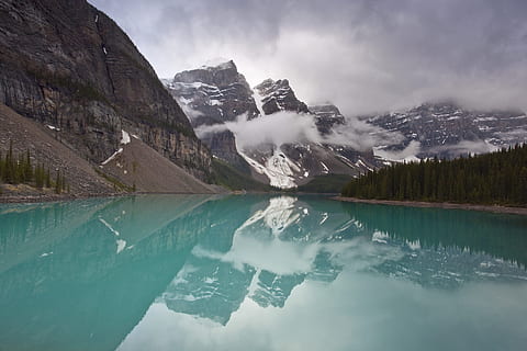 blu, lago, nuvoloso, cielo, montagna, nube, ancora, riflessione, natura, Alberta, parco nazionale di Banff, paesaggio, Paesaggi, acqua, all'aperto, montagne rocciose canadesi, la neve, catena montuosa, Canada, montagne Rocciose, picco di montagna, Banff, bellezza nella natura, foresta, estate, viaggio, albero, fiume, roccia - oggetto, nuvola - cielo, punto di riferimento nazionale, scena tranquilla, ghiacciaio, nessuno, Alpi europee, vacanze, turismo, terreno estremo, area selvaggia, valle, parco nazionale di Jasper, lago morenico, 5K, CC0, dominio pubblico, privo di copyright