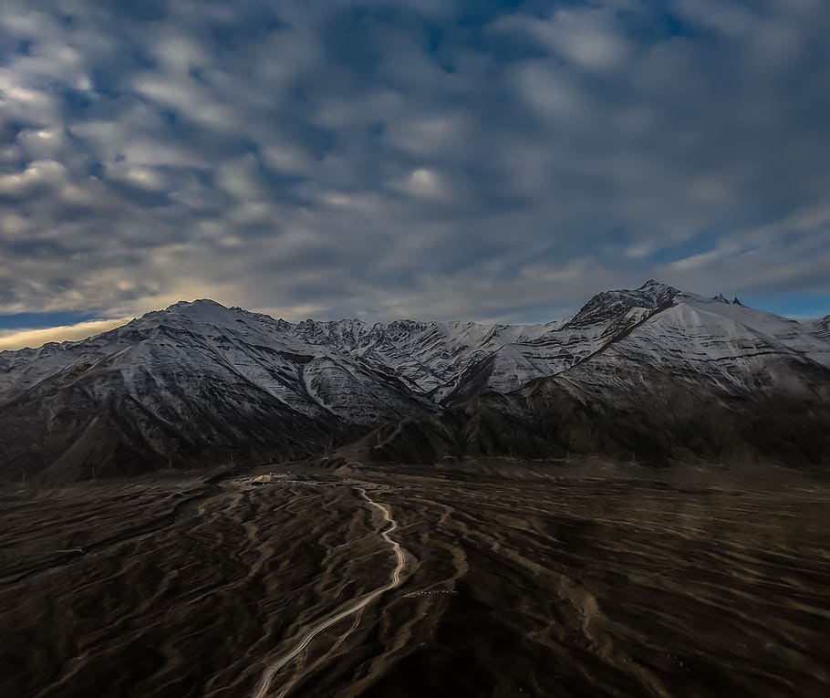 naturfotografering, stenet, bjerg, overskyet, himmel, højde, skyer, kold, dagslys, dagtimerne, miljø, pift, frost, frost-, gletscher, høj, is, landskab, bjergtoppe, natur, klipper, naturskøn, sne, sneklædte, sneklædte bjerge, snedækket, topmøde, vejr, vinter, vinterlandskab, skønhed i naturen, sky - himmel, scenics - natur, rolig scene, bjergkæde, ikke-urbane scene, ro, vulkan, ingen mennesker, idyllisk, geologi, kold temperatur, snedækket bjerg, udendørs, bjergtop, vulkansk krater, formation, 2K