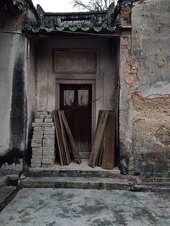 chaina, arquitectura, edifici, estructura construïda, entrada, porta, abandonat, vell, cap gent, exterior de l'edifici, dia, casa, espatllat, resistent, obsoleta, aixafar, funció de construcció de parets, declivi, deteriorament, paret, arruïnat, 4K, CC0, domini públic, lliure de regalies