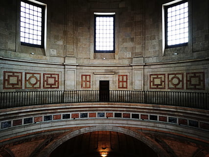 paret gòtica inversa, arquitectura, edifici, cripta, panteó, portugal, lisboa, finestra, absis, barana, claraboia, passadís, maó, pis, disseny d'interiors, a l'interior, arc, arquejat, arqueologia, estructura construïda, cap gent, el passat, història, vista d’angle baix, dia, connexió, il·luminat, cultura i entreteniment artístic, transport, vell, sostre, ciutat, palau de justícia, 4K, CC0, domini públic, lliure de regalies
