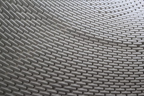 blanc, 3d, art mural, art, Contexte, conception, la grille, modèle, surface, texture, mur, plein cadre, arrière-plans, texturé, personne, métal, fermer, couleur argentée, abstrait, répétition, gris, acier, alliage, à l'intérieur, brillant, vue grand angle, en forme de diamant, architecture, milieux abstraits, effet texturé, 5K, CC0, domaine public, libre de droits