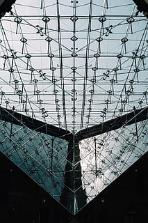 klart glaspanel, bygning, arkitektur, vindue, tagvindue, Paris, Frankrig, louvre pyramide, grå, loft, glas, himmel, moderne design, udendørs, indretning, geometriske, louvre, pyramide, fuji, bygget struktur, lav vinkel visning, ingen mennesker, mønster, metal, dag, indendørs, glas - materiale, forbindelse, natur, fuld ramme, gennemsigtig, moderne, belysningsudstyr, direkte under, 4K, CC0, offentligt domæne, royaltyfrie